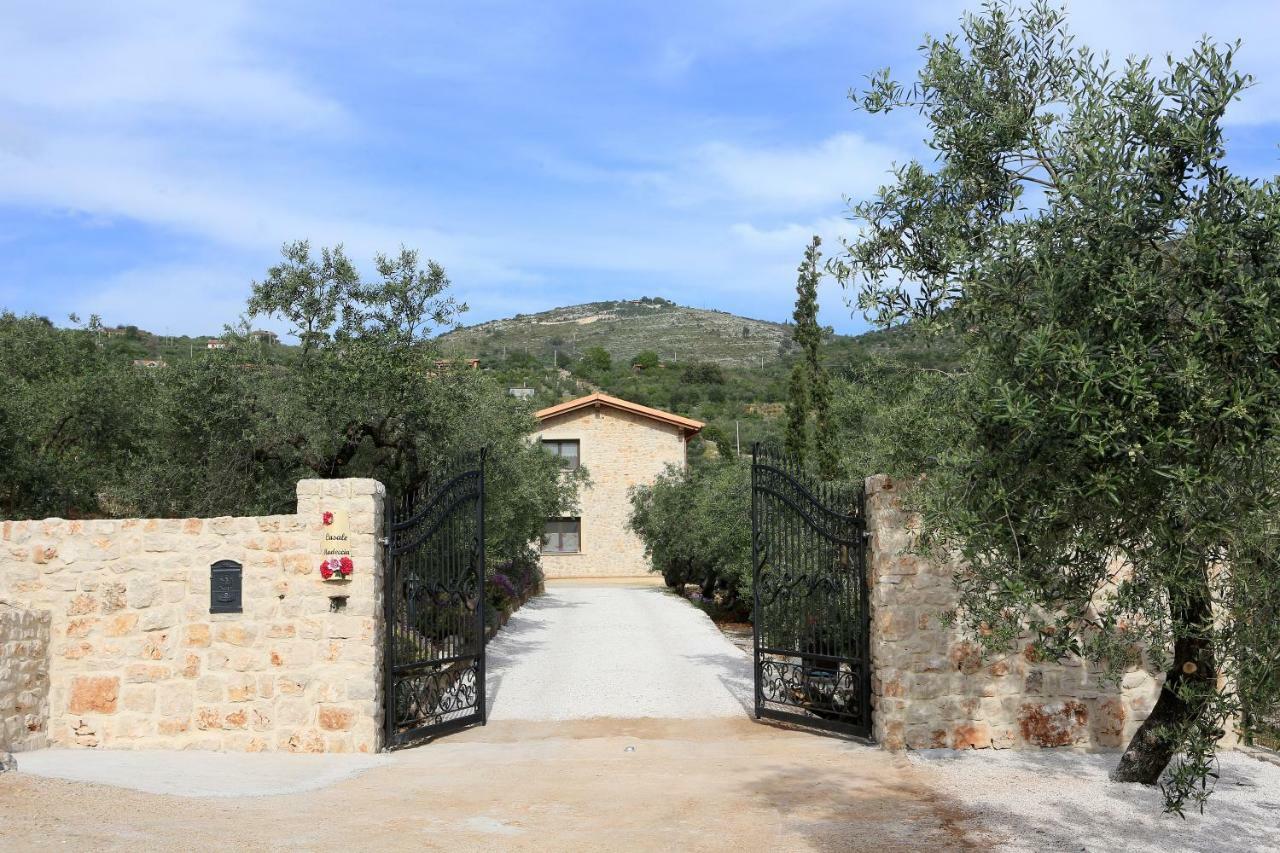 Gasthaus Casale Madeccia Sonnino Exterior foto